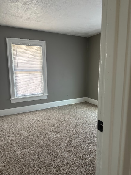 Building Photo - 129 Getting Pl