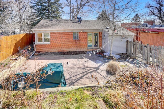 Building Photo - Available August 1, 2026 | PRE-LEASE 2 BED 1 BATH – Updated North Boulder Home Near Trails & Down...