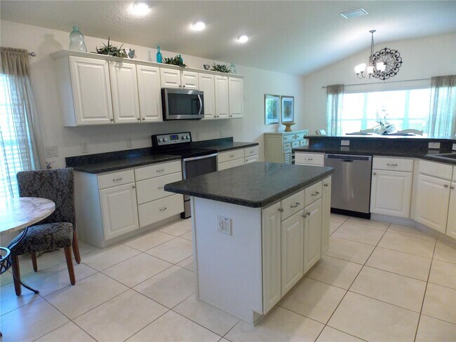 Building Photo - 1512 Shale Trail Loop