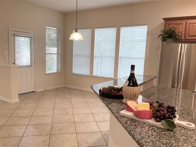 Building Photo - 6 Dragon Hill Pl