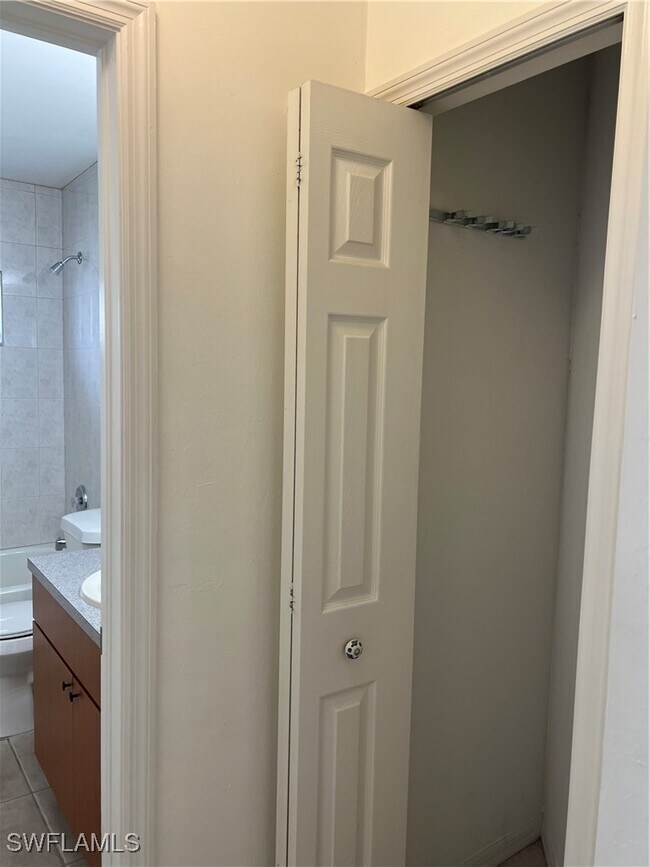 Building Photo - 279 SW 3rd Terrace