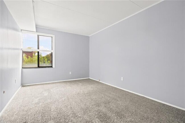 Building Photo - 5841 Morrowfield Ave