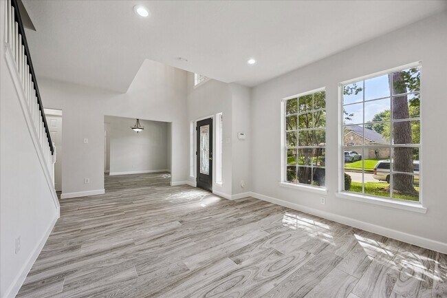 Building Photo - 3214 Trotwood Ln