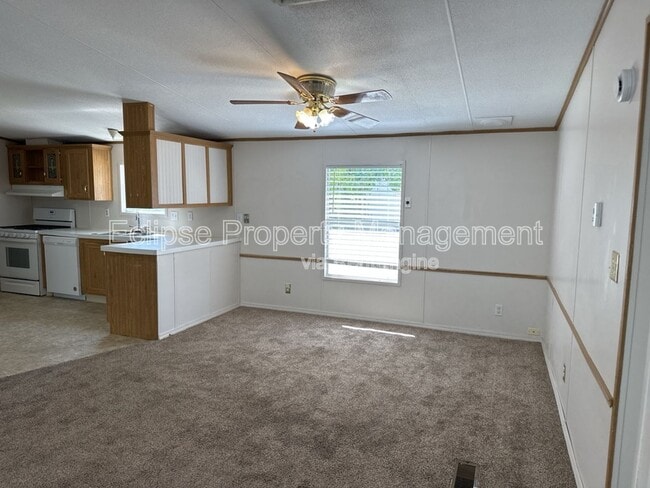 Building Photo - 178 Hollyberry Way