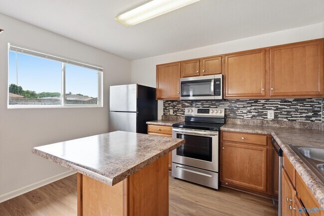 Building Photo - 15328 Mill Valley Dr