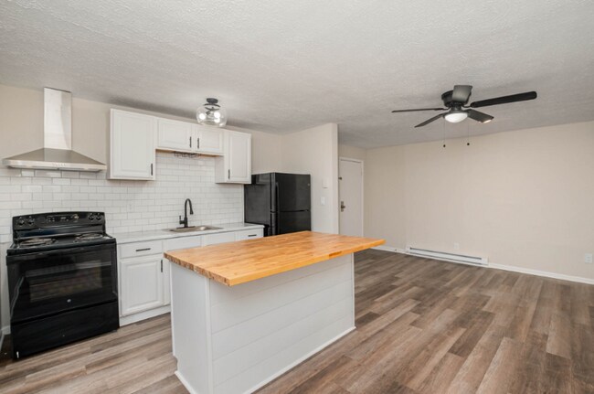 Building Photo - 3030 Cleinview Ave