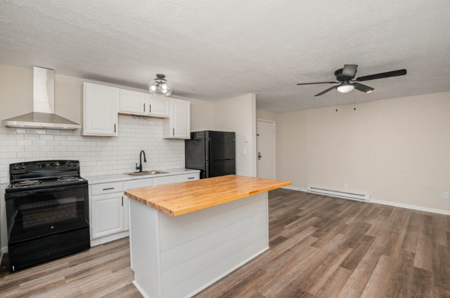 Primary Photo - 3030 Cleinview Ave