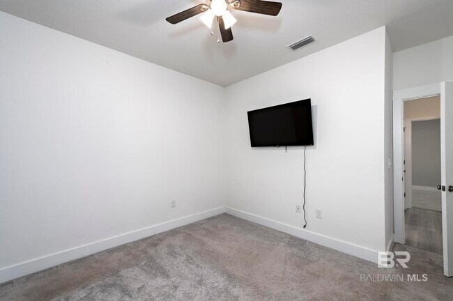 Building Photo - 231 Bronze St