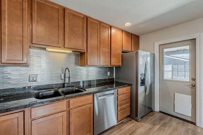 Building Photo - Three bedrooms and POOL in South Scottsdale!