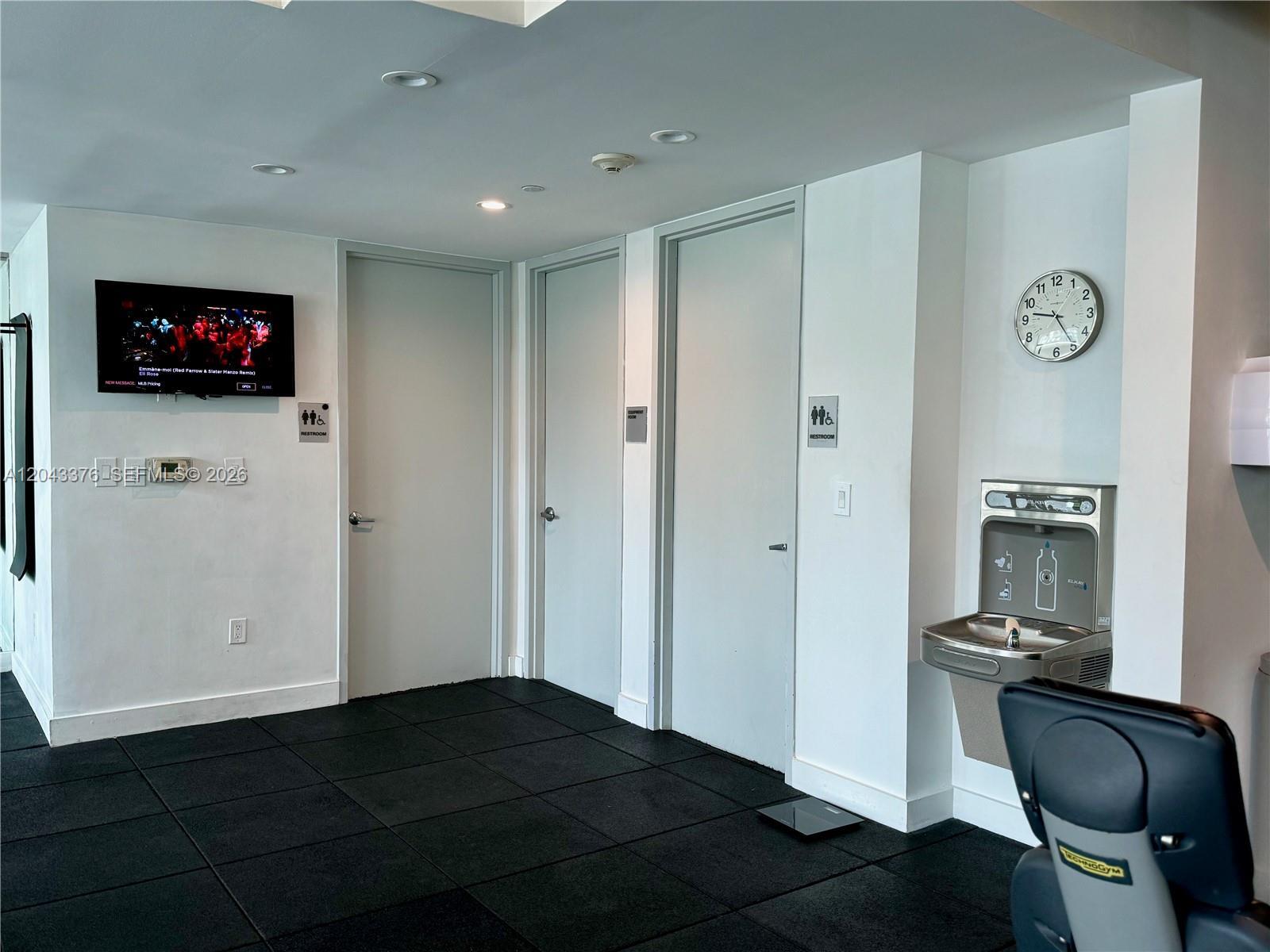 Building Photo - 500 Brickell Ave