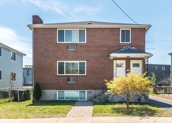 Building Photo - 50 Waltham St