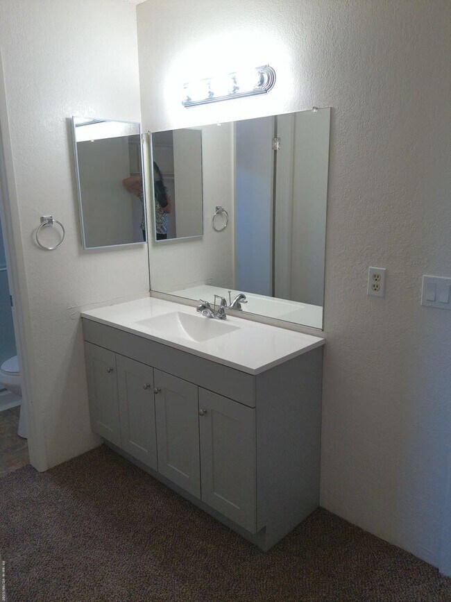 Building Photo - Spacious 3 Bedroom, 3 Bathroom Home with Bonus Room & 2-Car Garage – $1,900/month