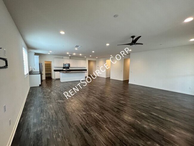 Building Photo - 45016 Marbella St