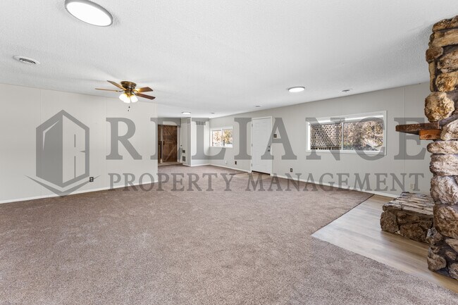 Building Photo - 1823 S Hiram St