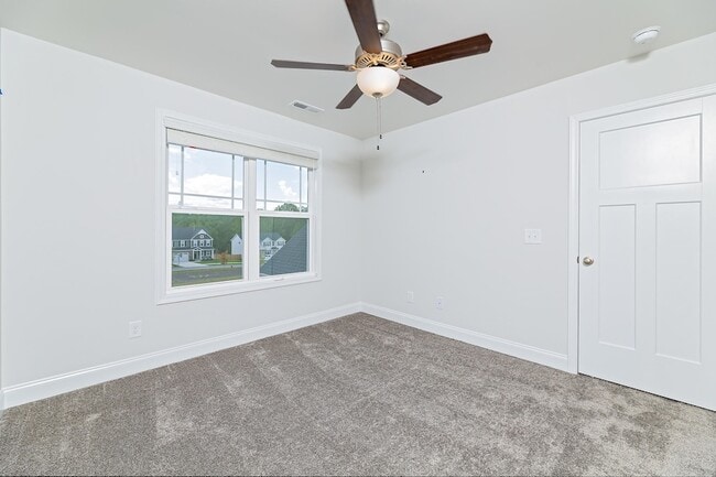 Building Photo - 587 Foothills St