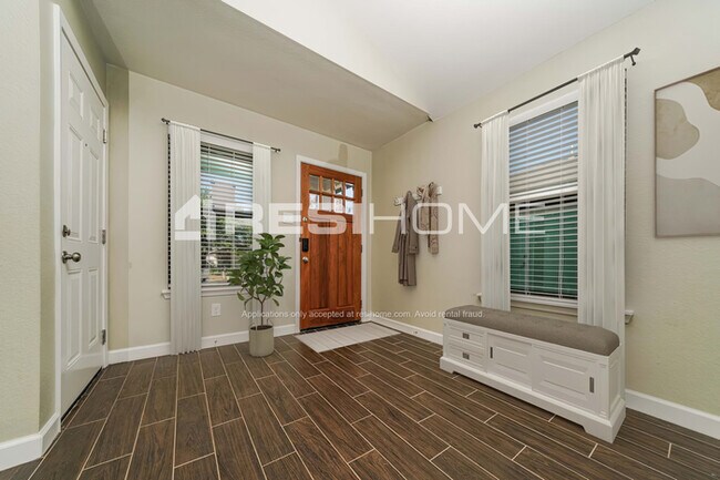 Building Photo - 9656 Valley Mills Ln