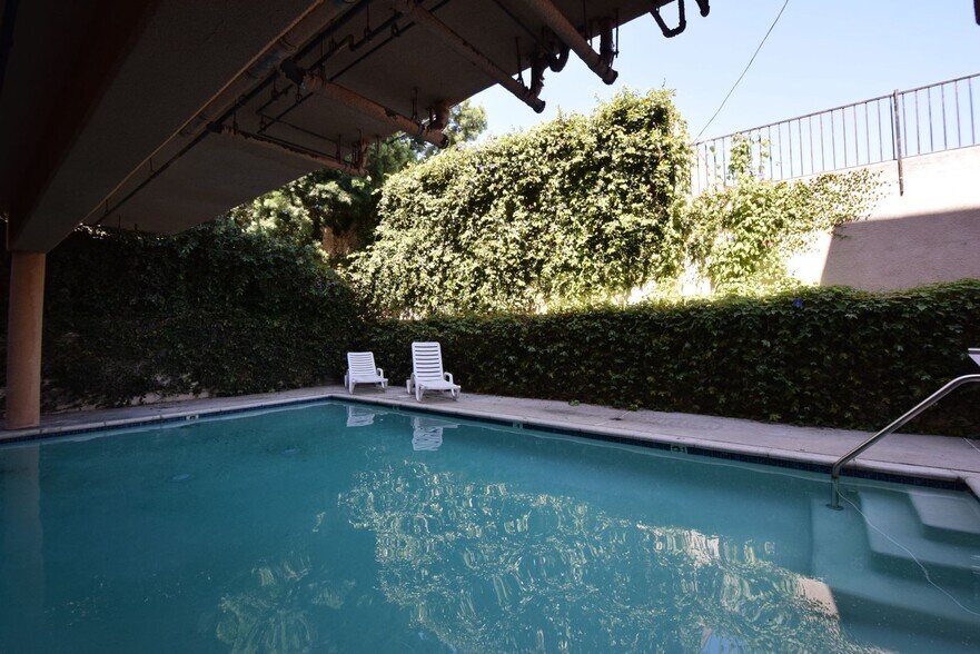 Building Photo - 11107 La Maida St