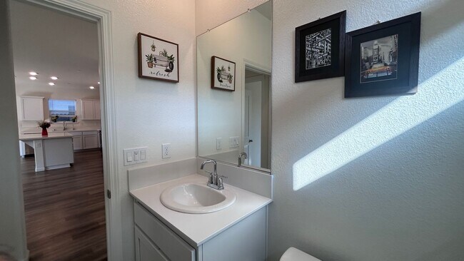 Building Photo - 577 Bedfordshire Dr