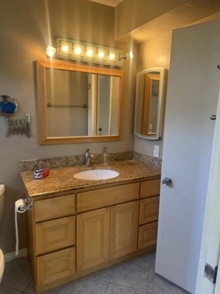 Building Photo - 4866 Via Colina