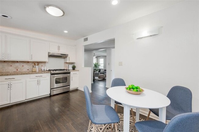 Building Photo - 7709 Woodrow Ave