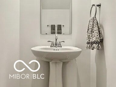 Building Photo - 6558 Hawthorne Dr