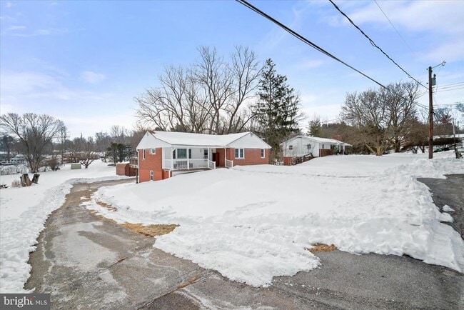 Building Photo - 1639 The Strand