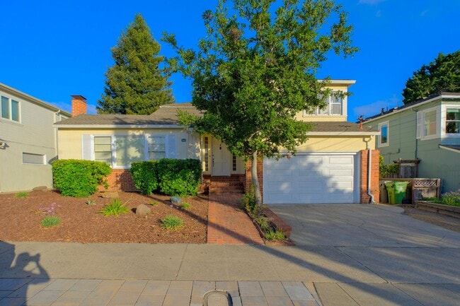 Primary Photo - Piedmont Pines charming 3 Bedroom availabl...