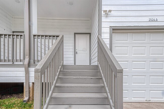 Building Photo - 2528 S Texas Ave