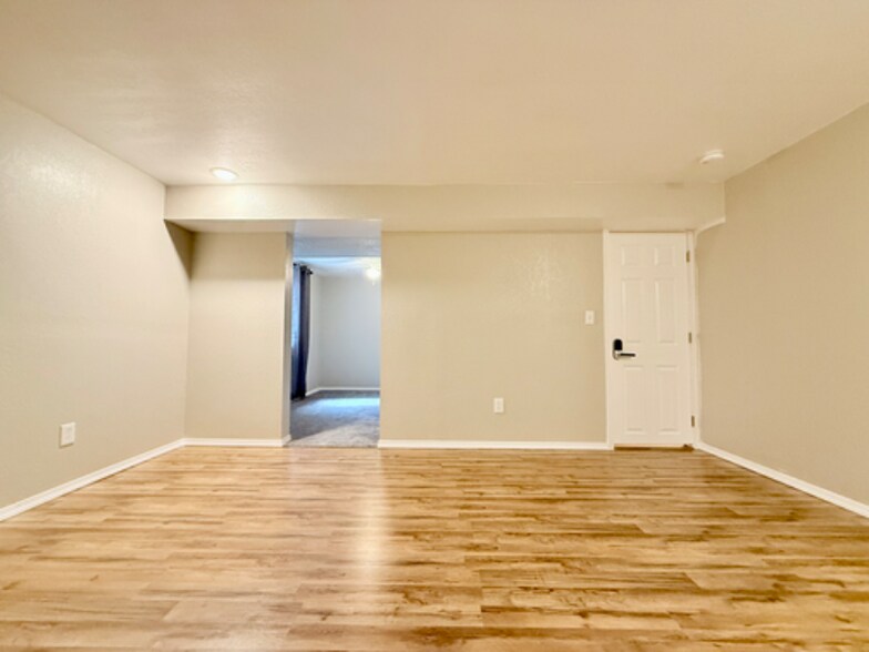 Building Photo - 1601 27th Ave