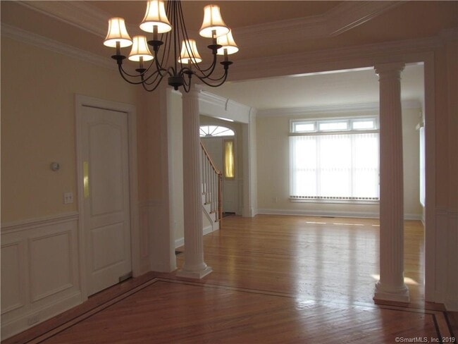 Building Photo - 6 Carla Dr