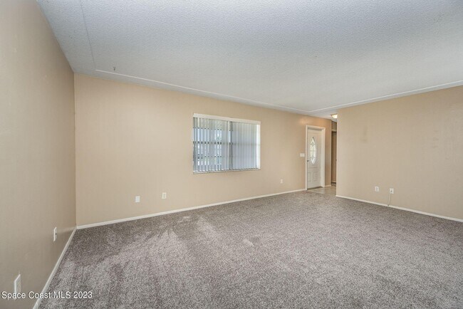 Building Photo - 608 Sacre Coeur Dr