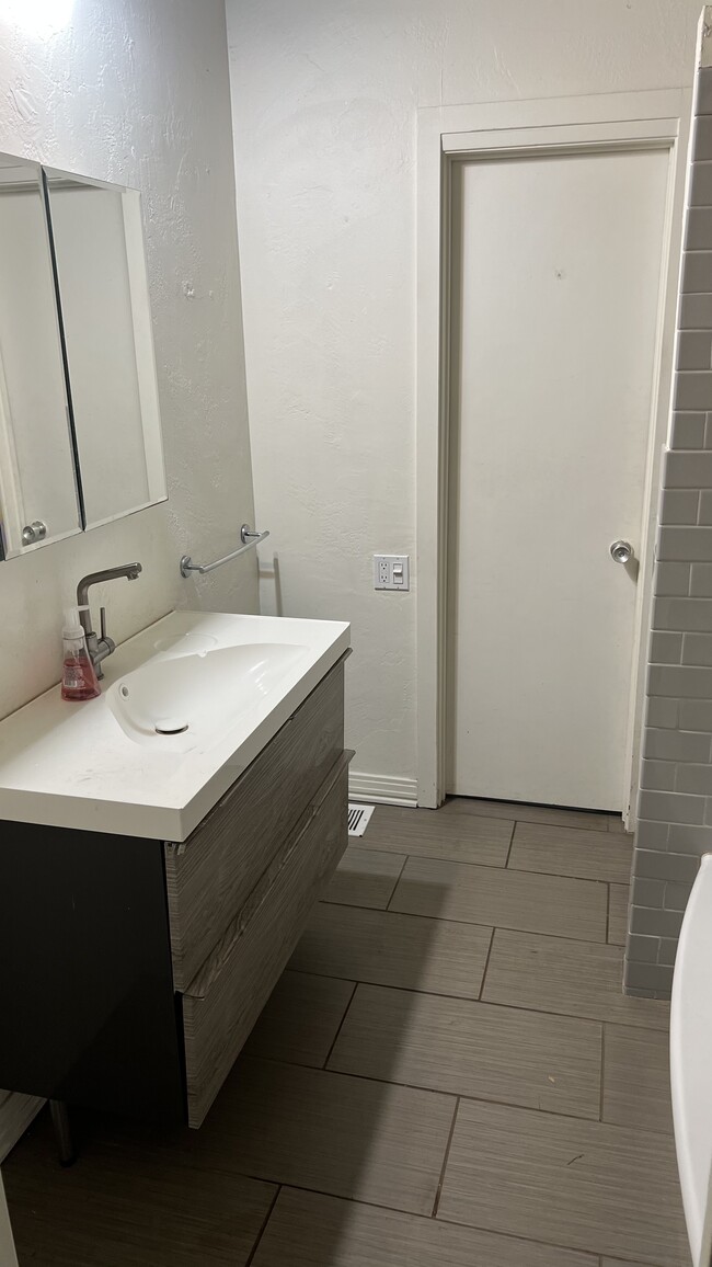 Bathroom - 1824 Shadow Knolls Pl