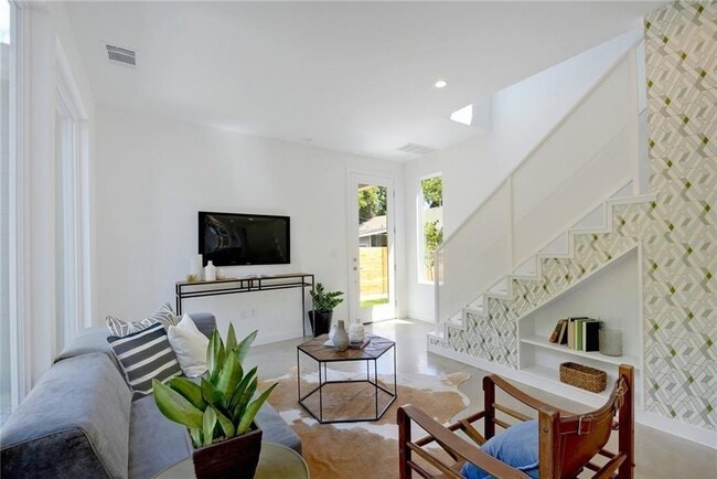 Building Photo - 5514 Avenue H