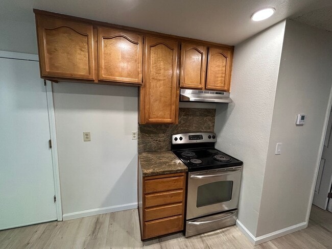 Building Photo - REDUCED!!!