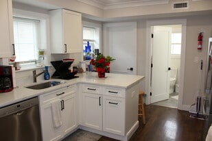 Building Photo - 17 Pomeroy St