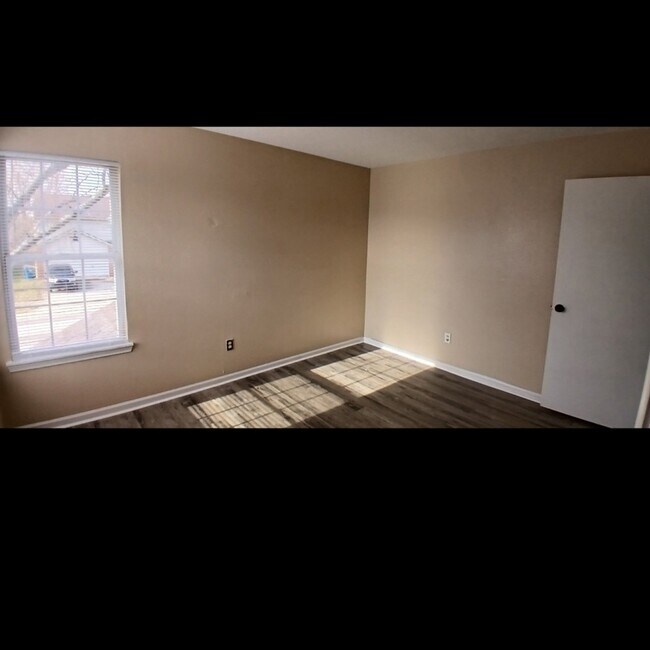 Building Photo - 253 Harts Ford Way