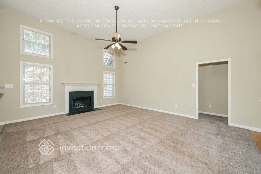 Building Photo - 219 Lakeview Pl