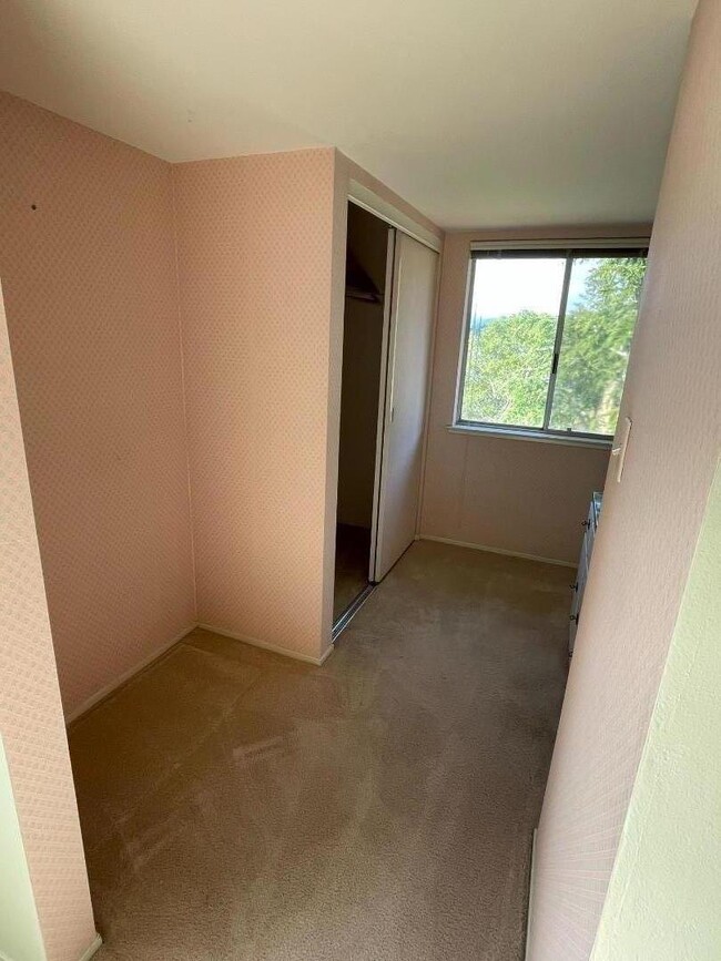 Building Photo - 108 CSM Dr