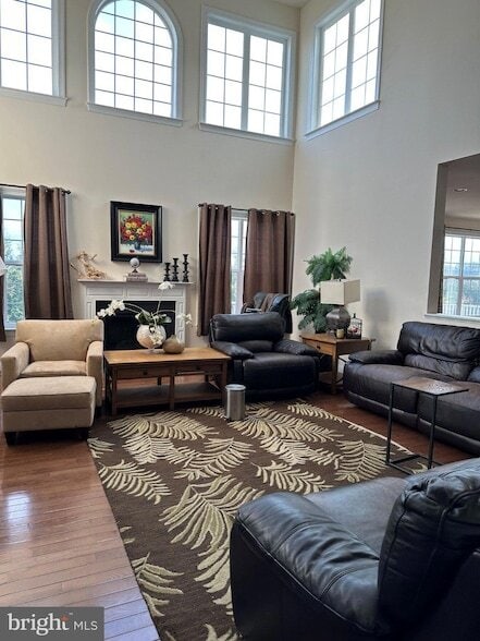 Building Photo - 605 Sunflower Cir