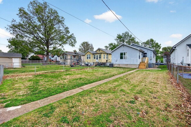 Building Photo - 5324 Nagel Ave