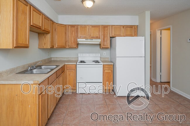 Building Photo - 3328 Meridian St N