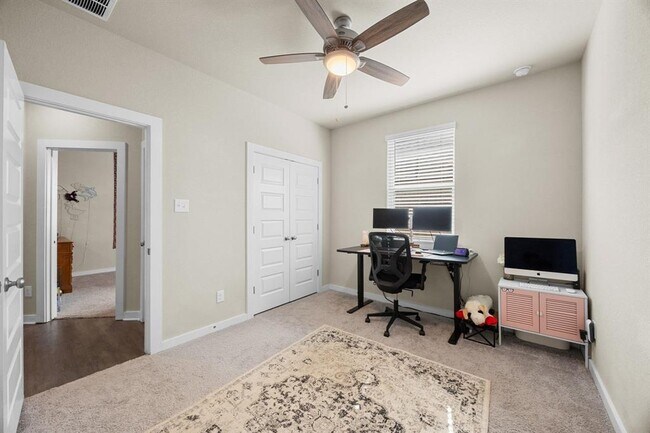 Building Photo - 2809 Stone Branch Dr