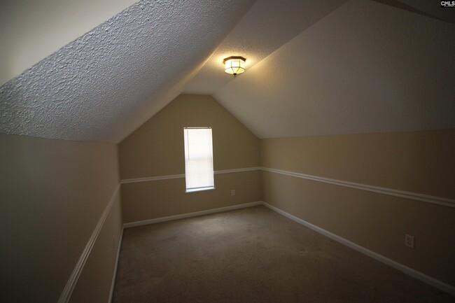 Building Photo - 540 Autumn Glen Rd