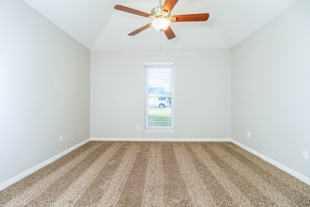 Building Photo - 5033 Singing Hills Dr