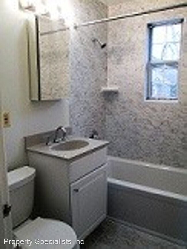 Building Photo - 1427 N Nash St