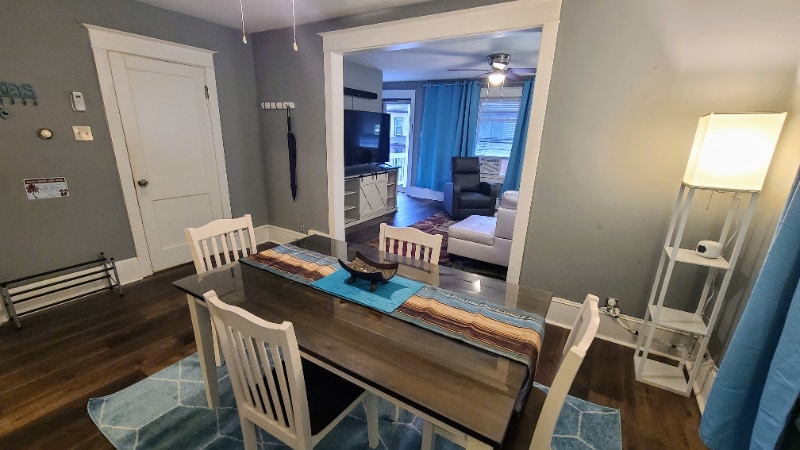 Building Photo - 191 Queen St