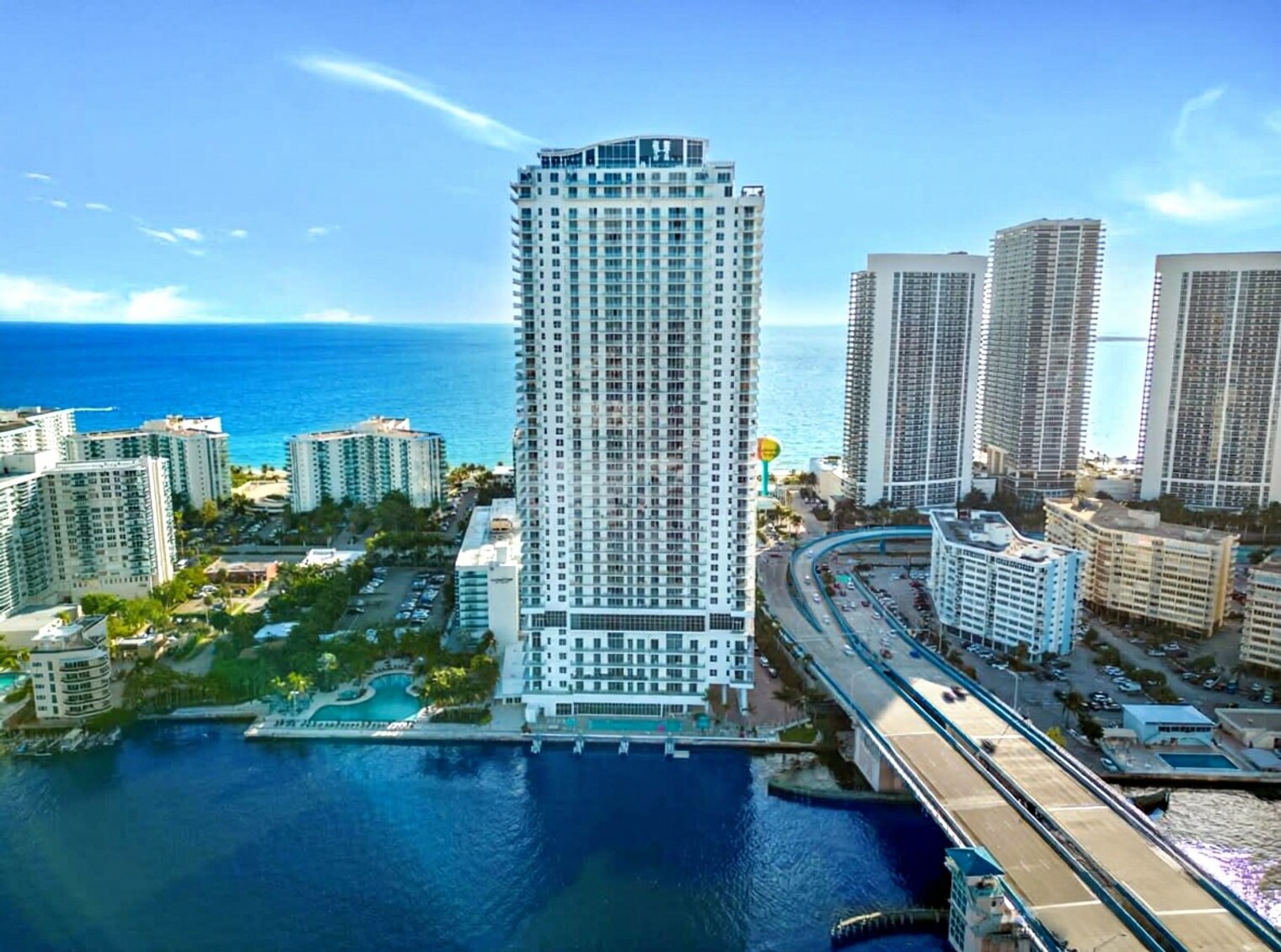 Building Photo - 4010 S Ocean Dr