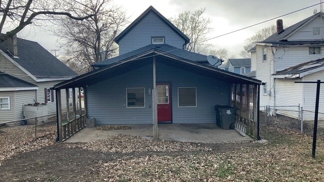 Building Photo - 319 E Canal St