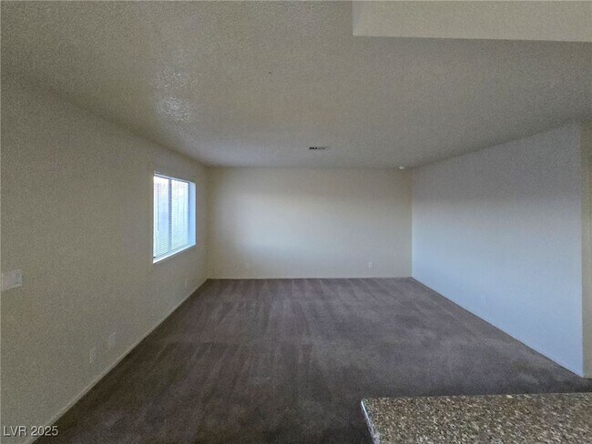 Building Photo - 4300 N Lamont St