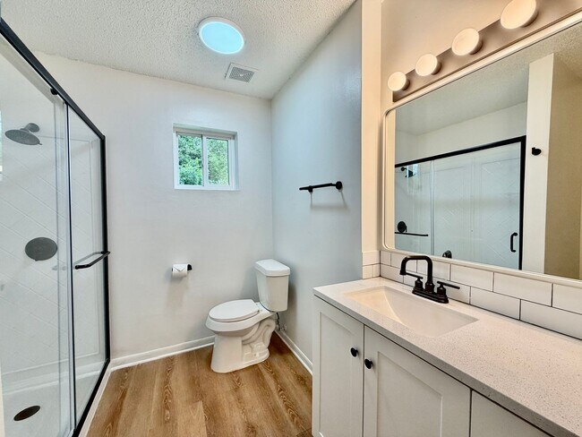 Building Photo - Immaculately Improved 2 Bedroom / 1 Bathroom Duplex & Immediately Available!
